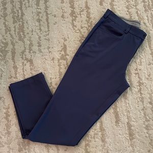 Walter Hagan performance golf slacks- 5 pocket style. Deep blue 34/32. No flaws!